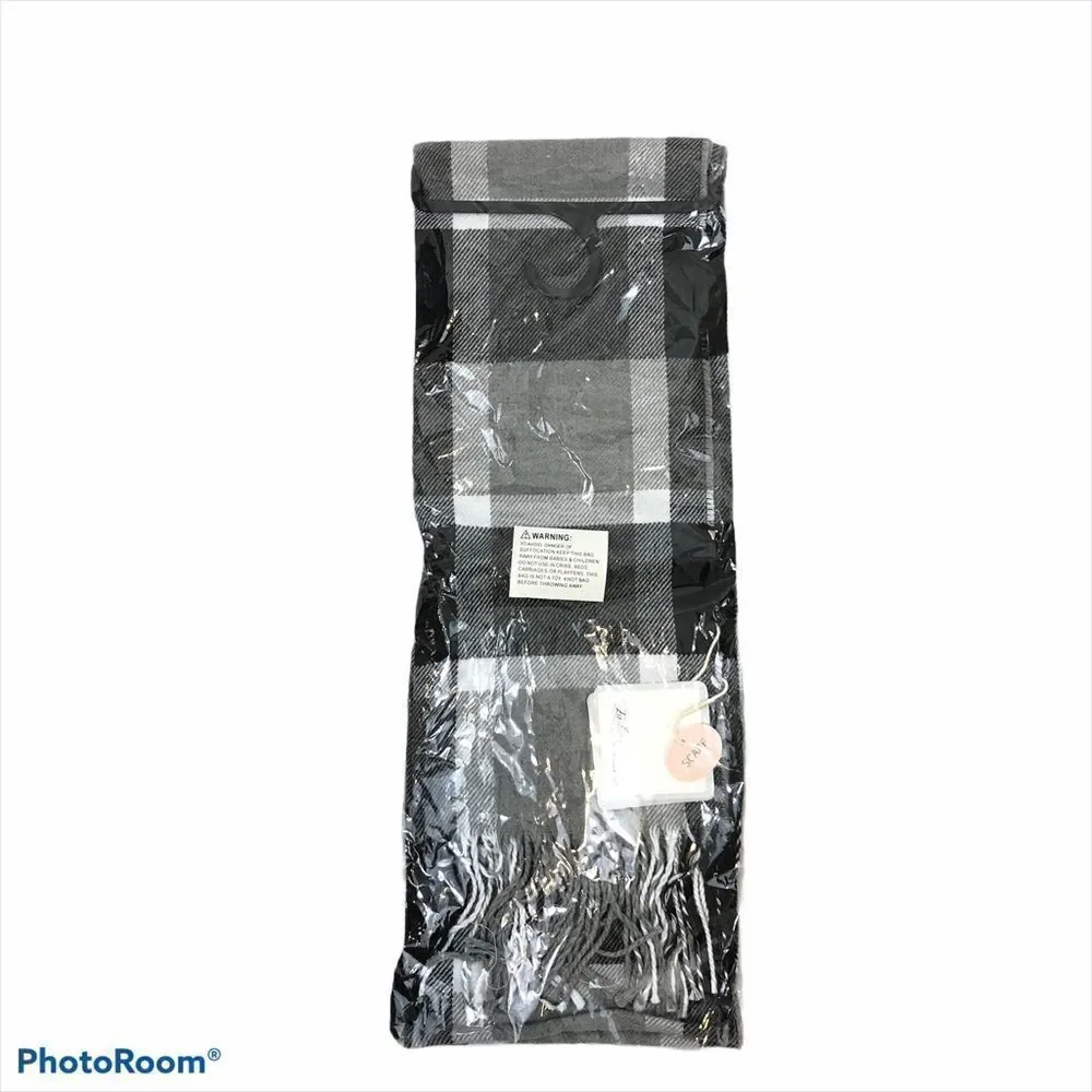 BNWT‎ Fashions by Mirabeau Plaid Scarf Black Grey